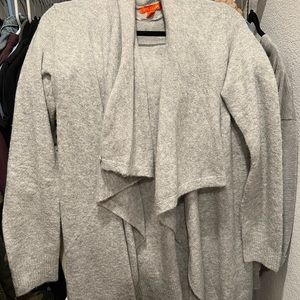 Front drape knit cardigan